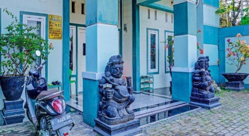 Oyo 91731 Home Stay Elis Cateliya Syariah Karawang Εξωτερικό φωτογραφία